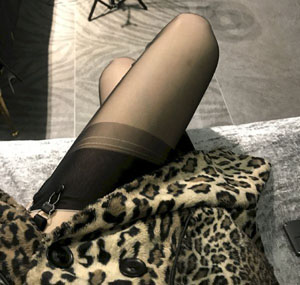 我的亲女让我进去了视频