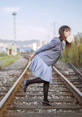 男生吃美女胸奶视频