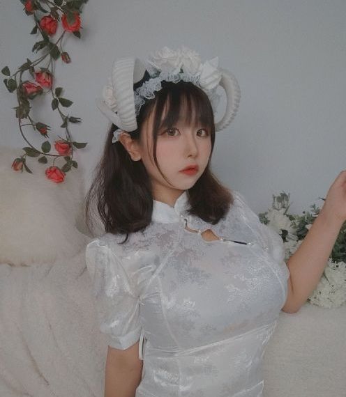丰满多水的寡妇