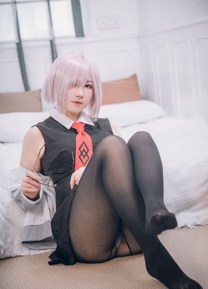 年轻漂亮的女邻居4