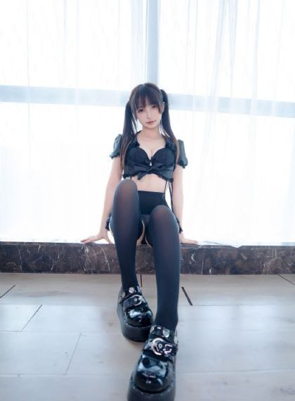 多人舌头伺候她h