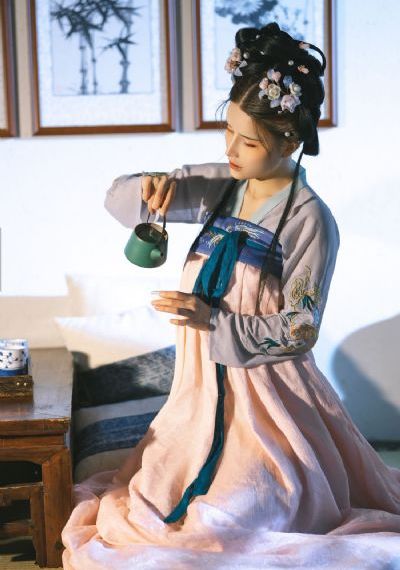 蹂躏高傲女搜查官观看
