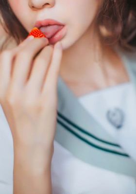 《妻子秘密按摩》在线播放