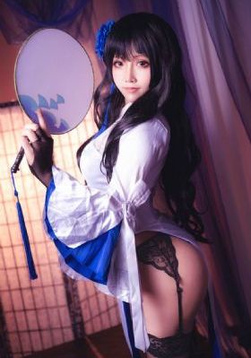 美女脱得一干二净